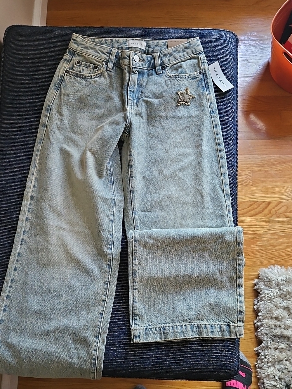 PacSun Light Blue Straight-Leg Women’s Jeans with Star Patch